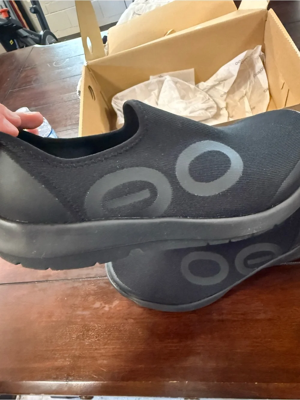 OOFOS Black Sport Shoe Box with Yellow Label